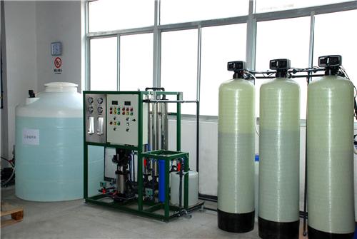       我國的高新科技產業的發展越來越好，各種電子產品可以用在日常生活中。LCD液晶做為重要的組成，它的質量也決定人們的視覺感受。LCD液晶顯示器清洗用超叼嘿在线观看製取的純水，可以讓去除液晶顯生產過程中附著表麵的塵埃和一些細小雜質。